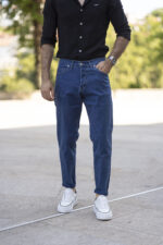 Tapered Jeans Escura