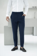 Calça de Tecido Azul Marinho