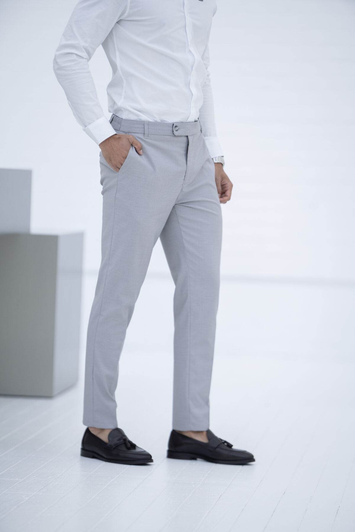 Calça de Tecido Cinza Claro - Image 2