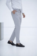 Calça de Tecido Cinza Claro - Image 3